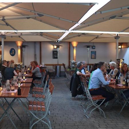 Hotel & Brauerei-Gasthof Neuwirt Neuburg an Der Donau Bagian luar foto